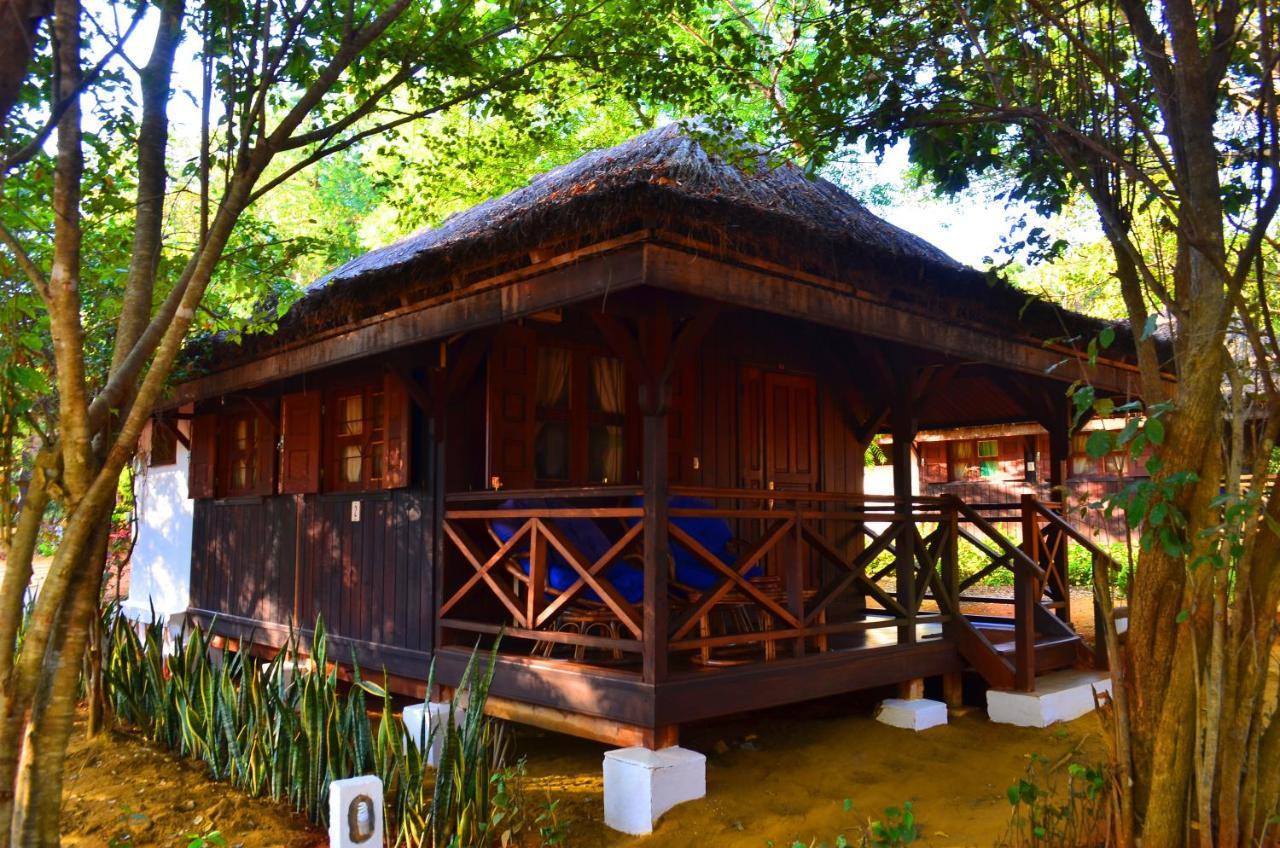 Olympe De Bemaraha Hotel Bekopaka Екстериор снимка