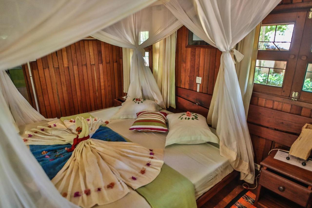 Olympe De Bemaraha Hotel Bekopaka Екстериор снимка