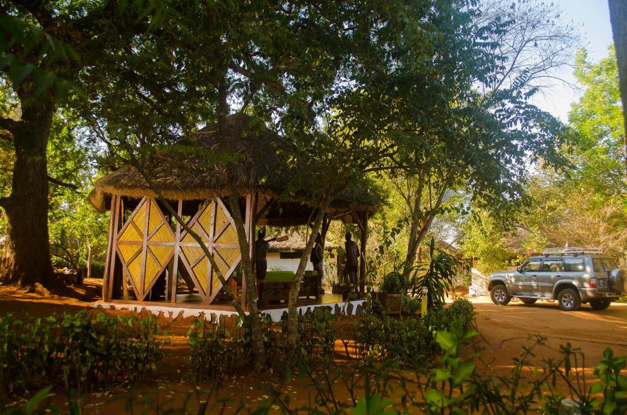 Olympe De Bemaraha Hotel Bekopaka Екстериор снимка
