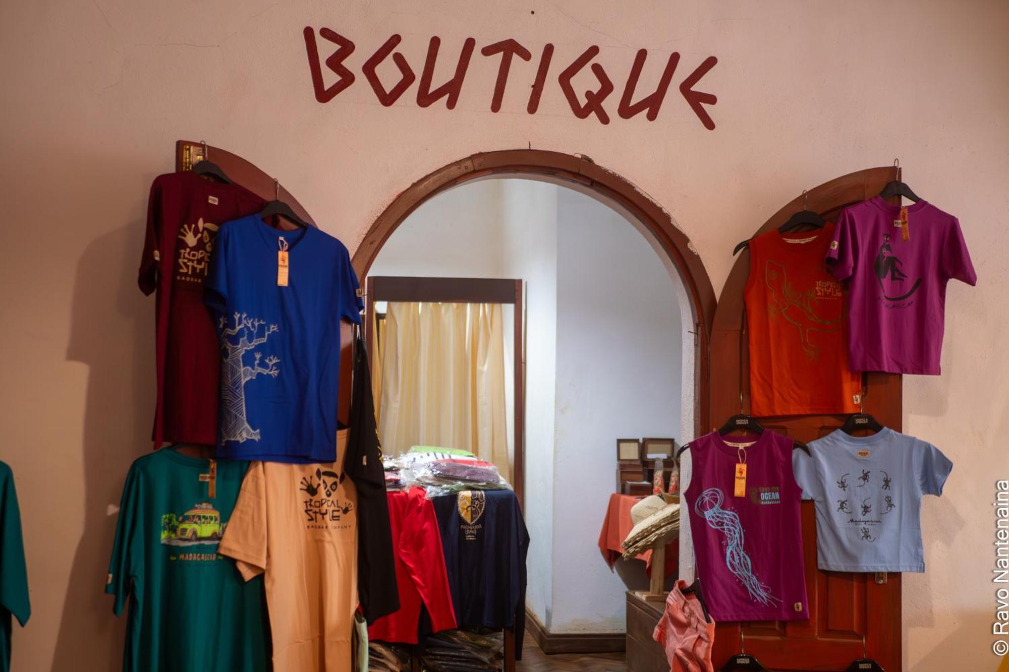 Olympe De Bemaraha Hotel Bekopaka Екстериор снимка