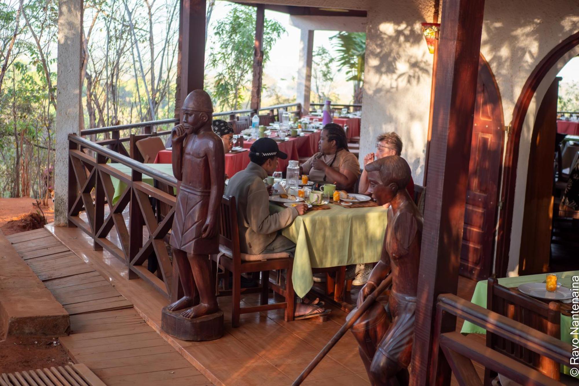 Olympe De Bemaraha Hotel Bekopaka Екстериор снимка