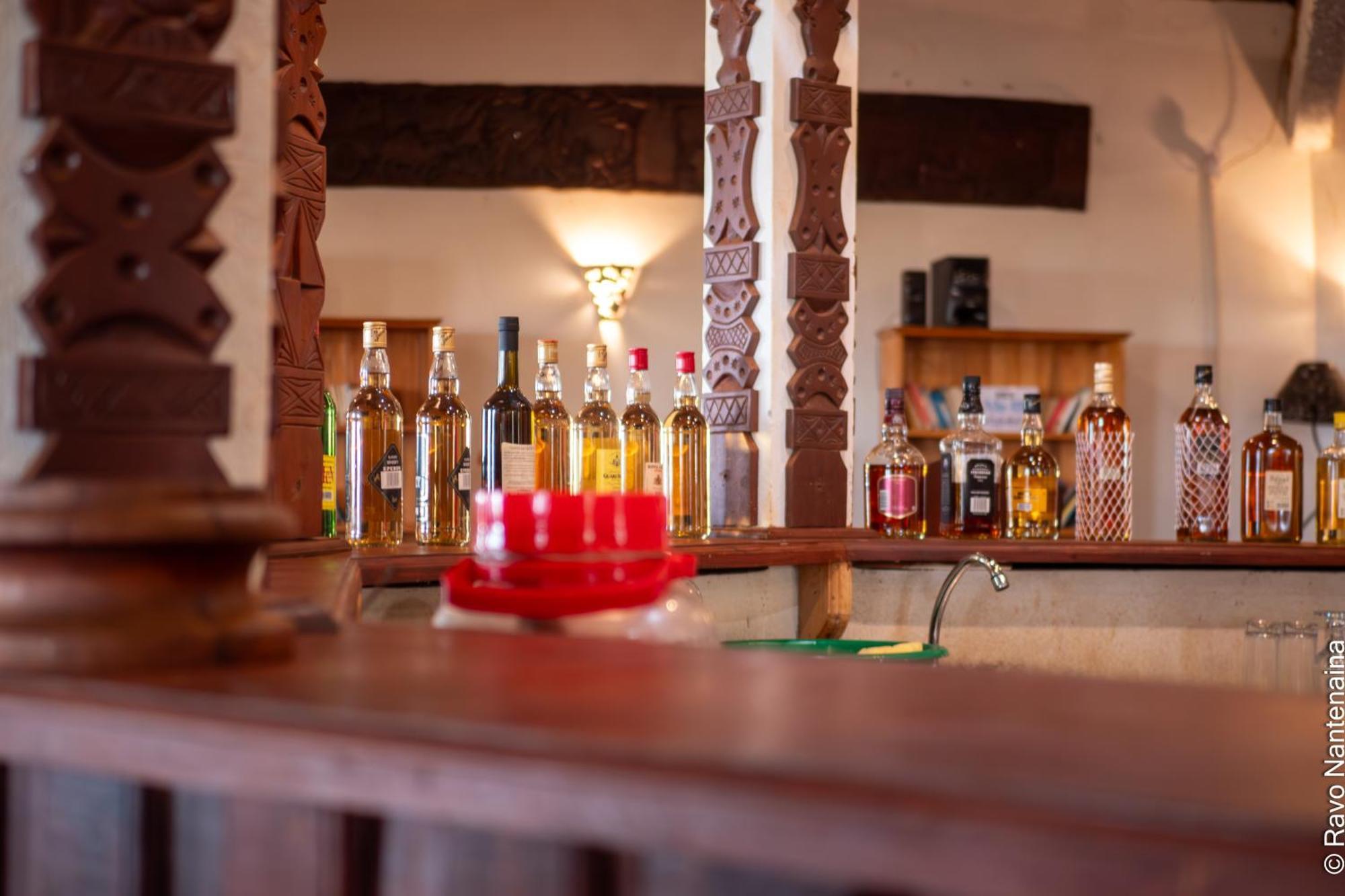 Olympe De Bemaraha Hotel Bekopaka Екстериор снимка