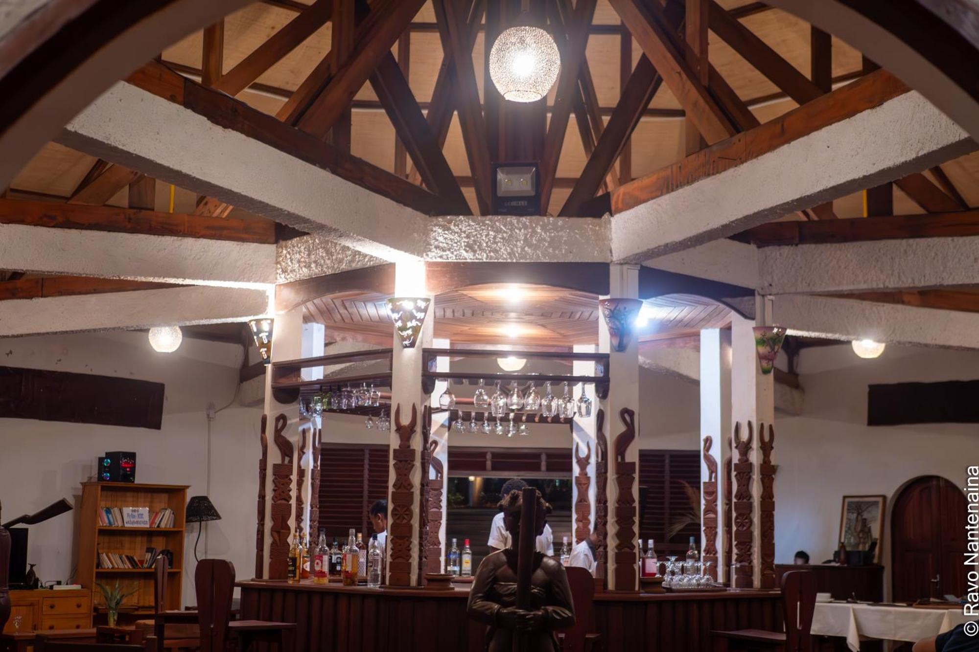 Olympe De Bemaraha Hotel Bekopaka Екстериор снимка