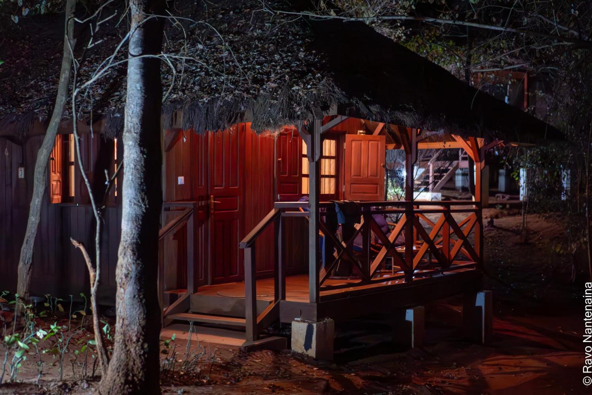 Olympe De Bemaraha Hotel Bekopaka Екстериор снимка
